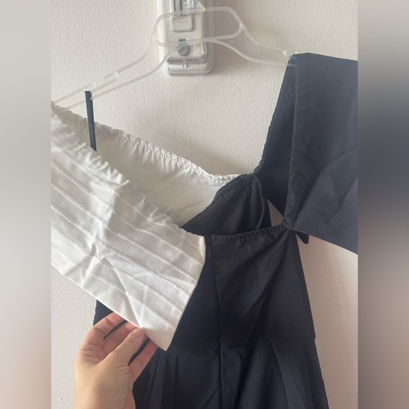 Elegant Black and White One-Shoulder Dress - Picture 7 of 13